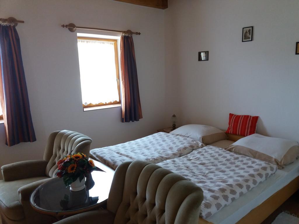 Orban Vendeghaz Guest House Kovagoors ภายนอก รูปภาพ